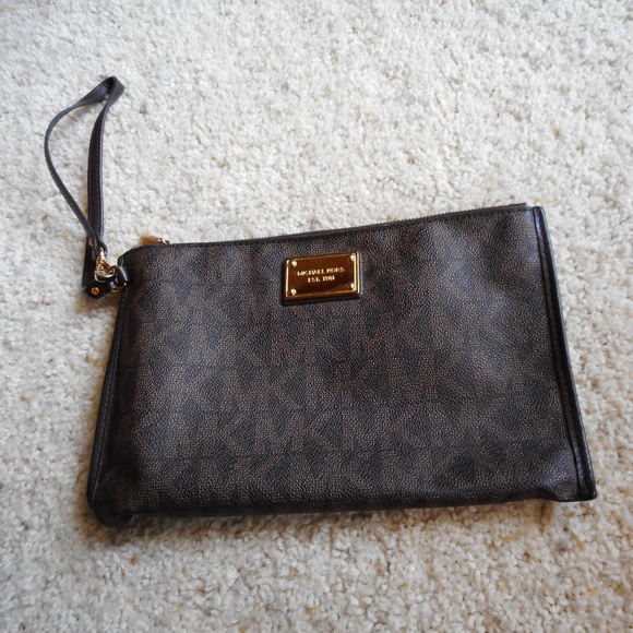 Michael Kors Handbags - Michael Kors Brown Monogram Large Wristlet